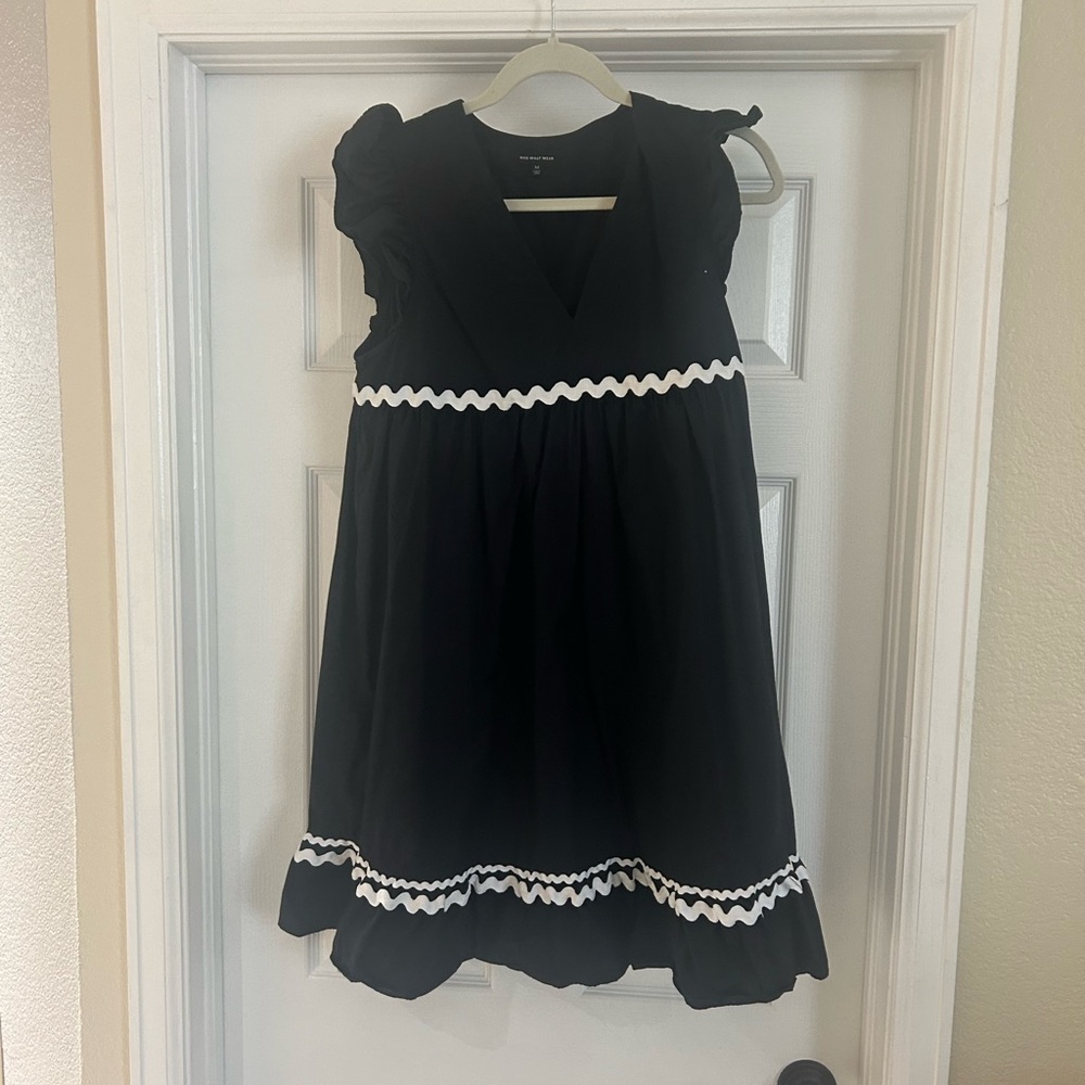 Who What Wear Black Babydoll Dress with White Squiggly Accents